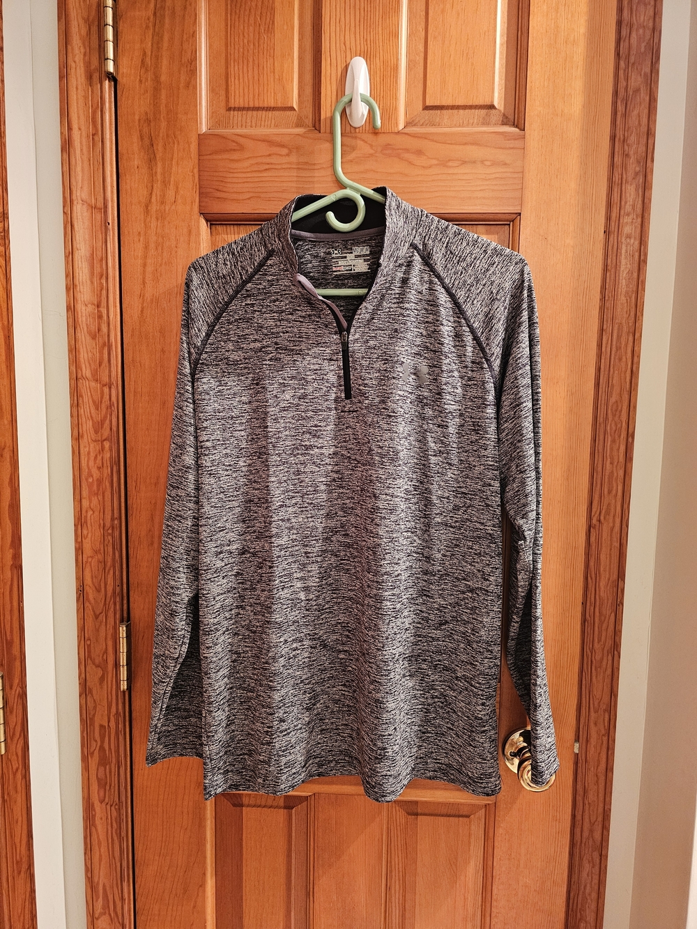 Under Armour Men’s Heathered Gray 1/4 Zip Pullover